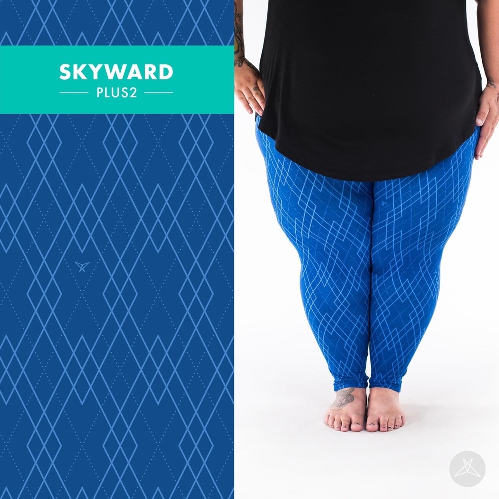 BNWT SweetLegs "Skyward” Adult Plus2 (Fits most 22-28) full length leggings